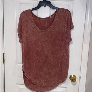 Me to we acid wash T